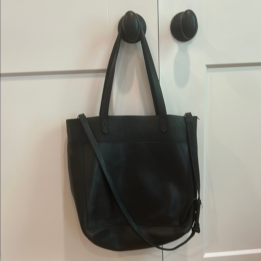 Classic Madewell Transport Tote in Black Leather